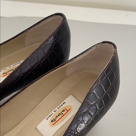 Talbots Dark Brown Croc-Embossed Heels Size 7.5 - Picture 8 of 11